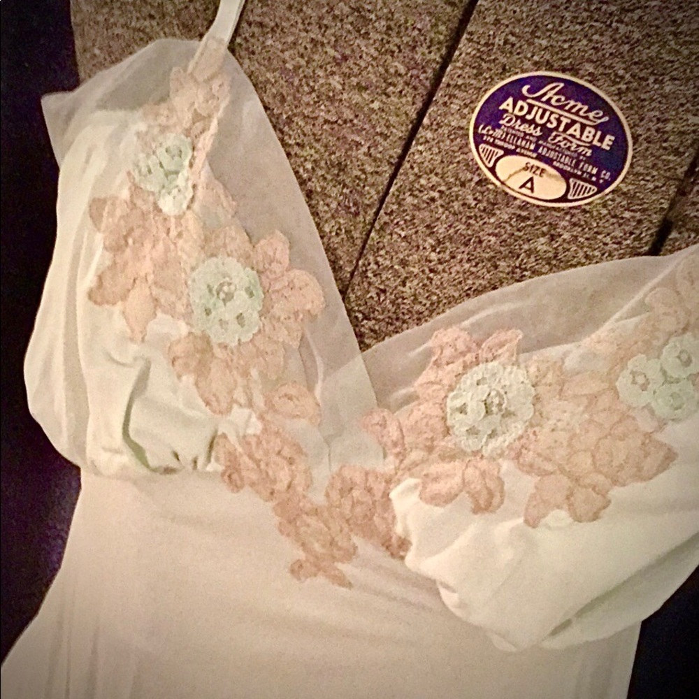 1960s Van Raalte Floral Design, Full Slip
